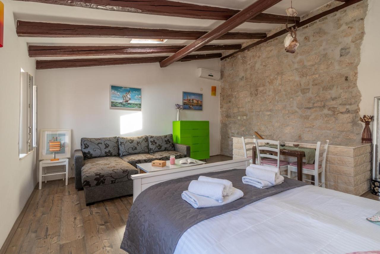Apartment Ana Trogir Exterior photo